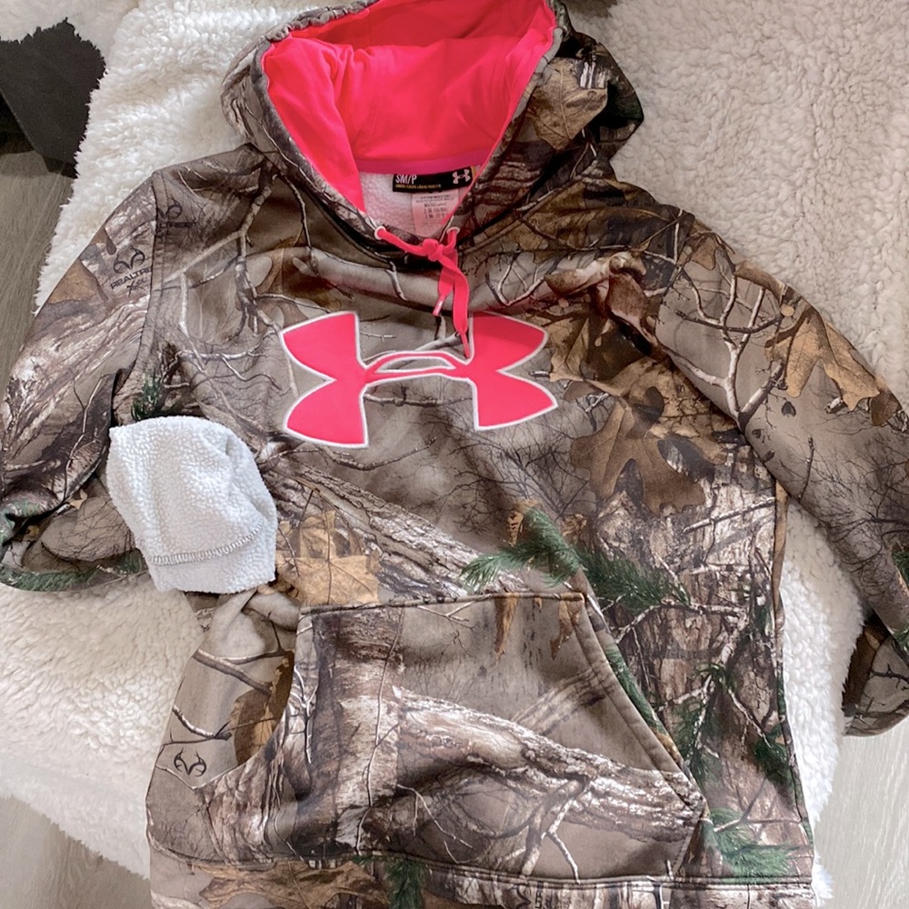 SM/P under armor camouflage/pink sweatshirt